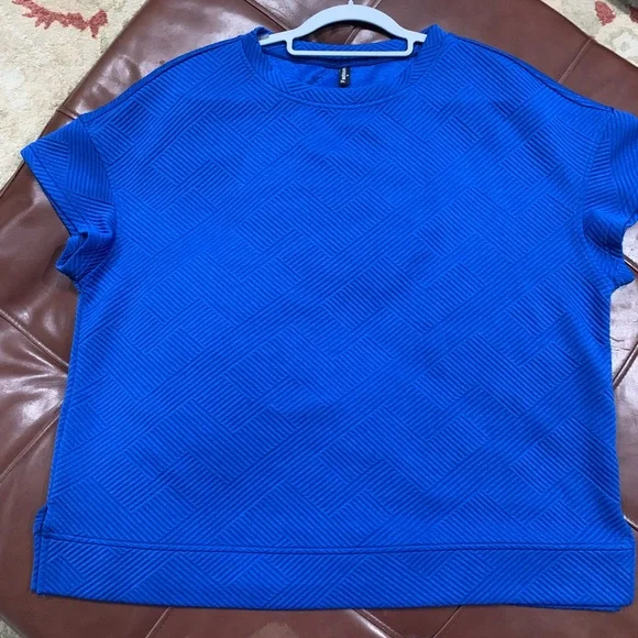 Vibrant Blue Textured Lounge Set. Wide leg pant. - Picture 3 of 7